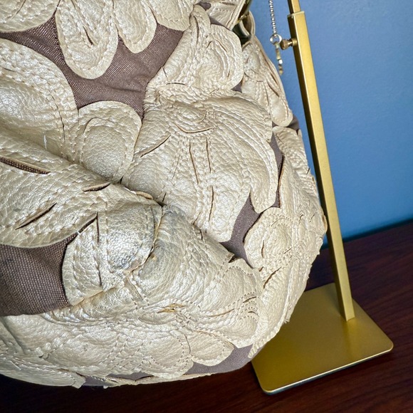 Big Buddha Santa Barbara Floral Applique Shoulder Bag‎ Tote Bag Gold Accents - Picture 10 of 16